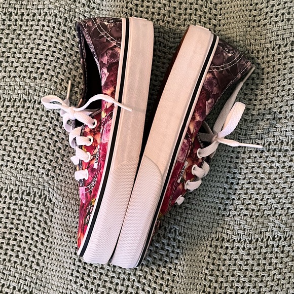 Floral Vans - Picture 5 of 6
